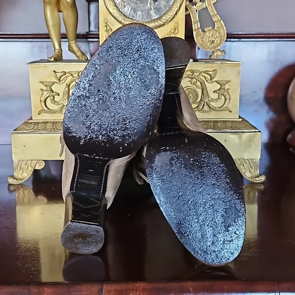 Authentic Burberry booties - Picture 8 of 11